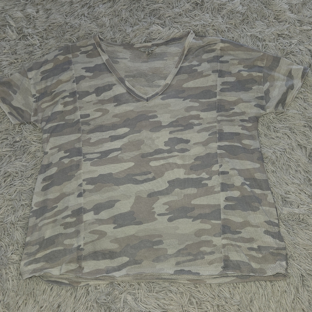 NWT Lucky Brand Los Angeles Camouflage Camo V Neck Tee T-Shirt Womens Small - Picture 5 of 12